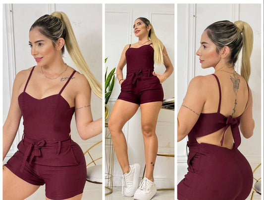 Enterizo corto moderno para mujer